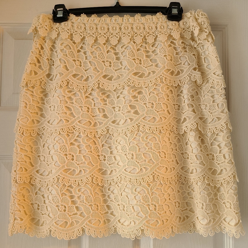EUC LOFT Boho Mini Skirt Cream Size 6 Crochet Lace